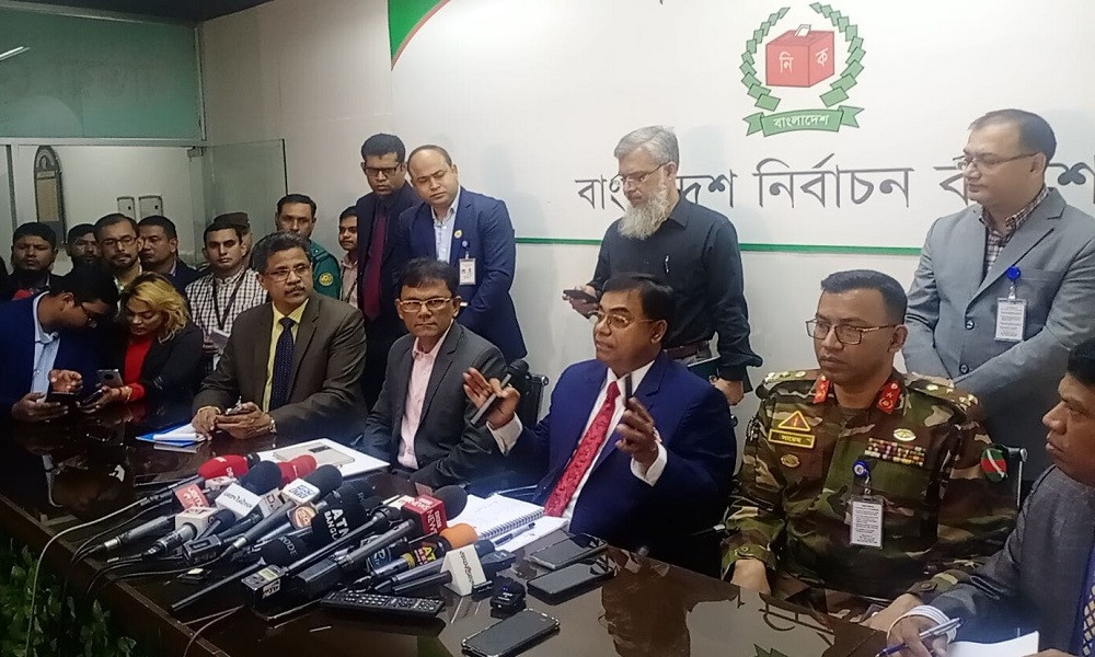 চার ঘণ্টায় সাড়ে ১৮ শতাংশ ভোট পড়েছে: ইসি সচিব
