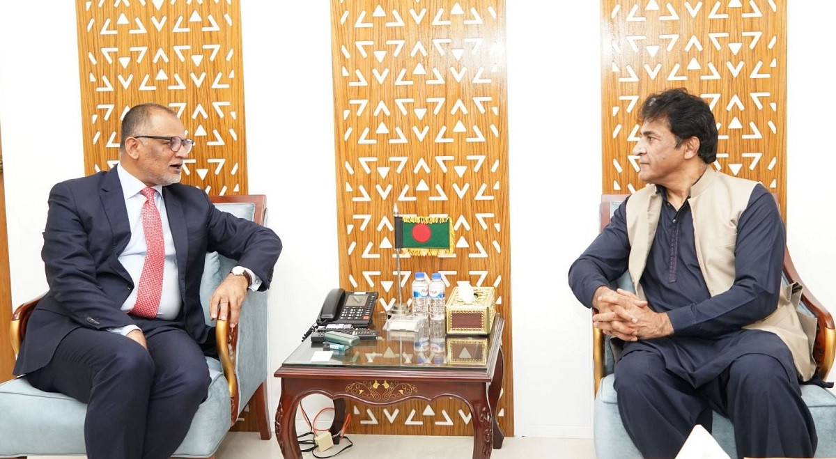 বিভিন্ন দেশের সাথে ব্যবসায়িক সংশ্লিষ্টতা বাড়াতে চায় সরকার: বাণিজ্য উপদেষ্টা