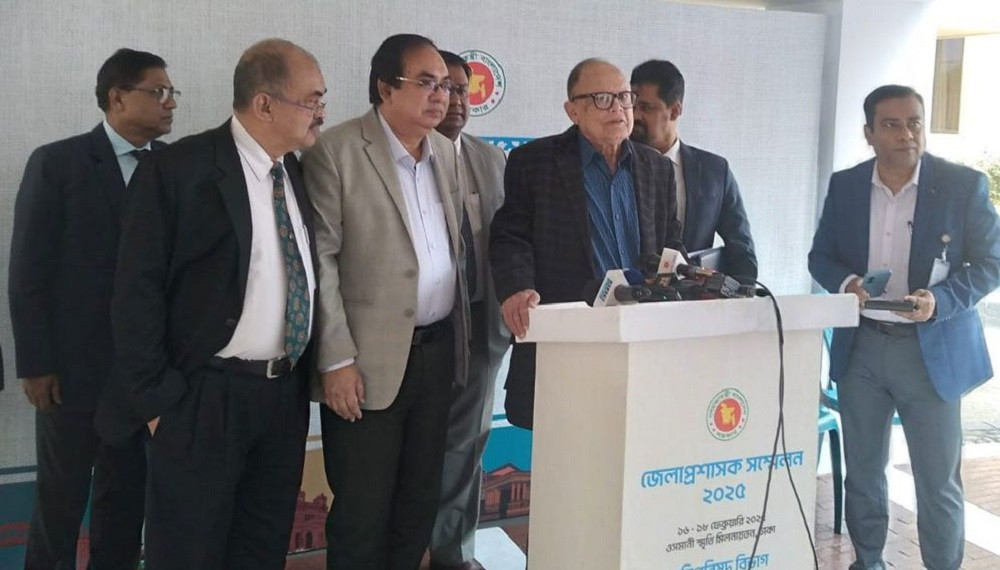 রমজানে বাজারের দাম নিয়ন্ত্রণে সহায়তা করবে খাদ্যবান্ধব কর্মসূচি: খাদ্য উপদেষ্টা