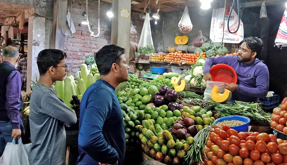 ঈদের পর সবজির দাম কমেছে, স্থিতিশীল মাছ-মাংসের বাজার