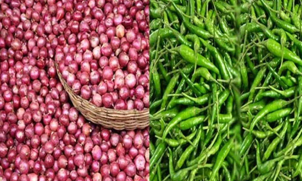 বাজারদর: ঝাল কমেছে মরিচে ঝাঁজ পিঁয়াজে