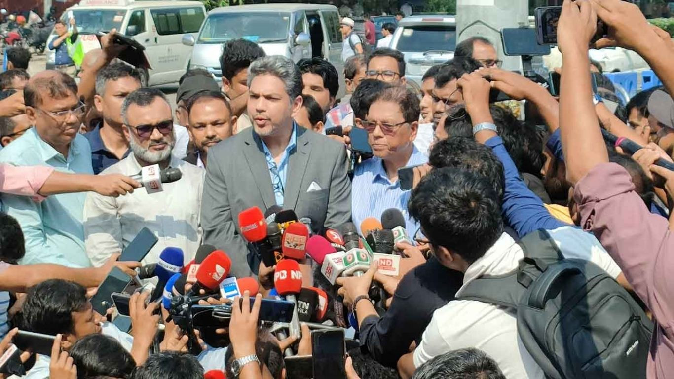 কার্গো ভিলেজের আগুনে পোশাক তৈরির মূল্যবান কাঁচামাল-স্যাম্পল ধ্বংস হয়েছে